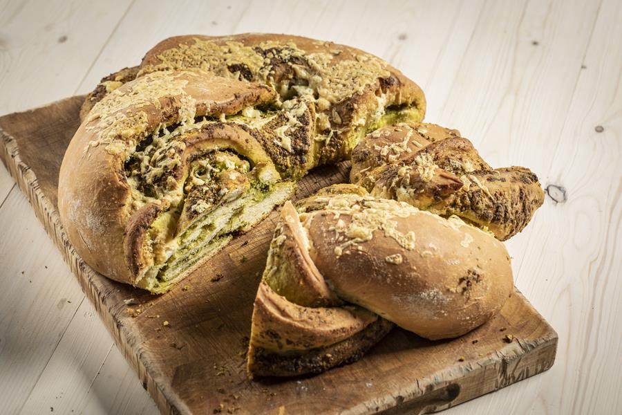 Savoury Wild Garlic Pesto Couronne